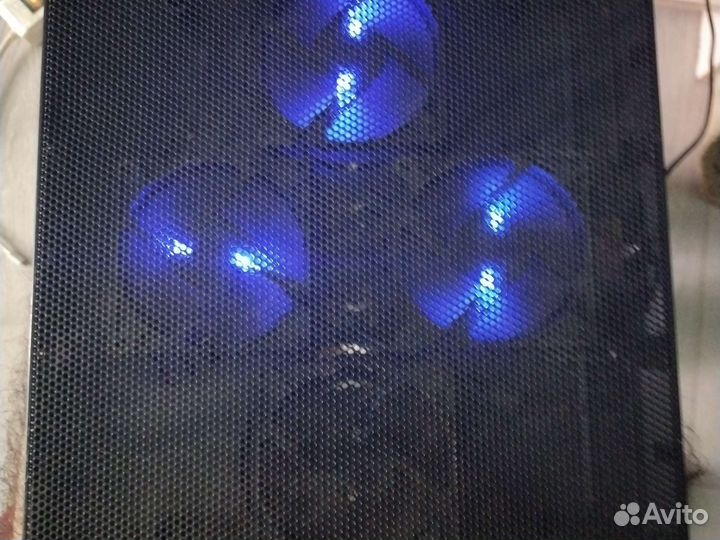 Подставка с охлаждением для ноутбука