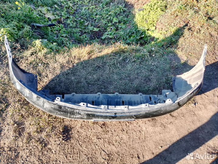 Передний бампер