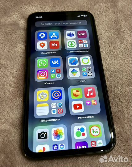 Телефон iPhone 11