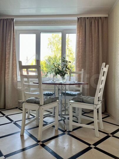 2-к. квартира, 49 м², 1/3 эт.
