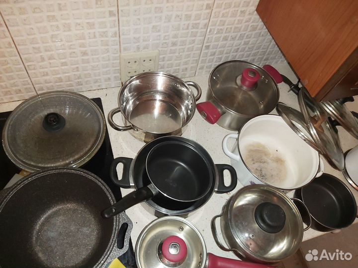 Набор посуды,набор кастрюль,сковорода,чайник
