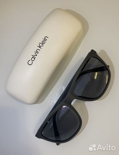 Женские солнцезащитные очки calvin klein