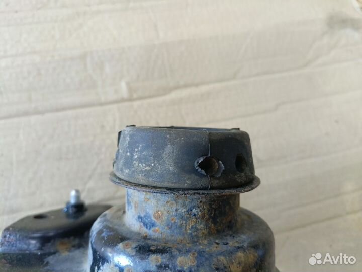 Кронштейн опоры кпп Volkswagen Polo 3 6N