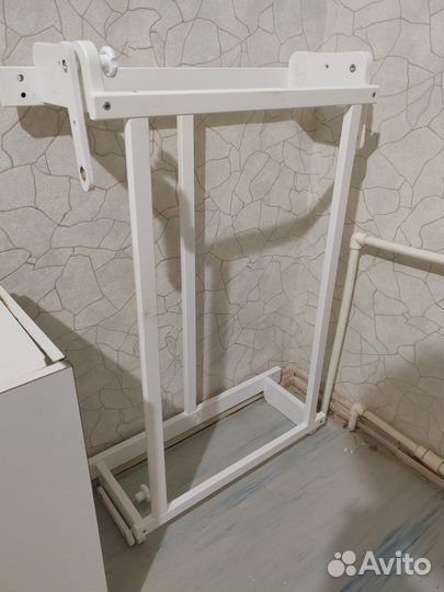 Детская кроватка с маятником и матрасом