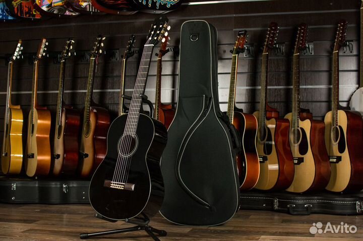 Классическая гитара Yamaha + Аксессуары