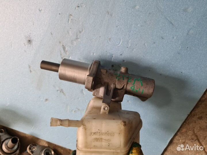 Главный тормозной цилиндр Mercedes-Benz E-Klass