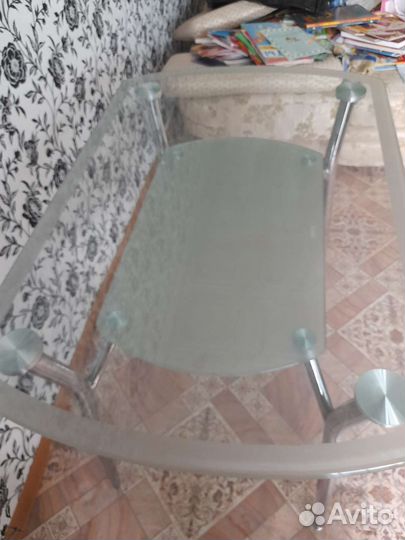 Стол кухонный стеклянный б/у