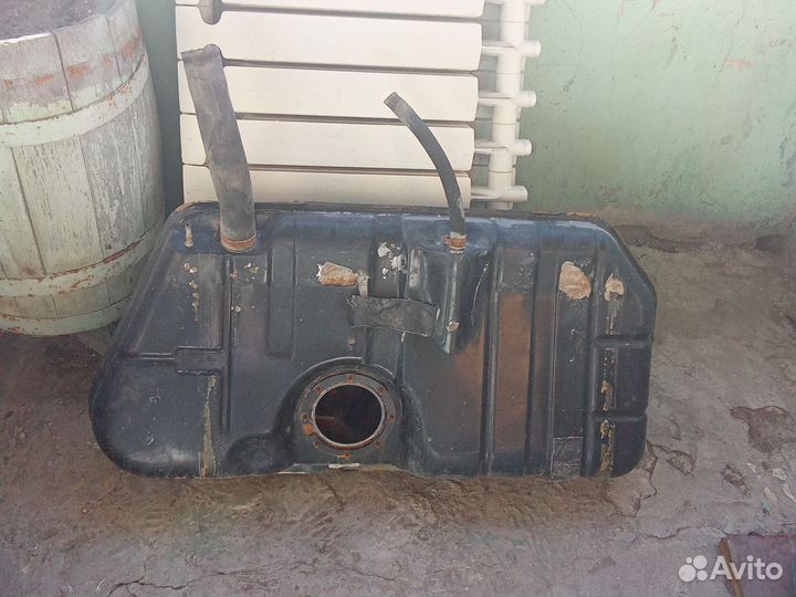 Бензобак на Приору