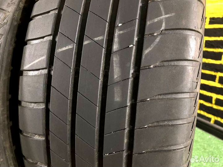 Bridgestone Turanza T005 215/55 R17