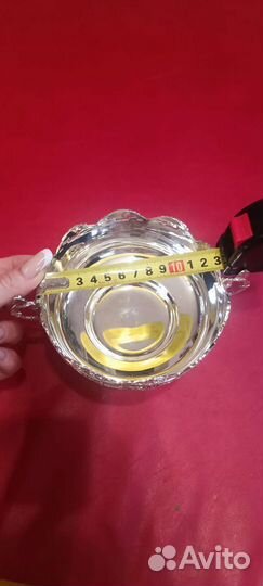 Конфетница металлическая на ножке