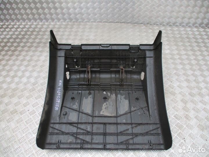 Крыло заднее (передняя часть) пробит корпус MAN 81