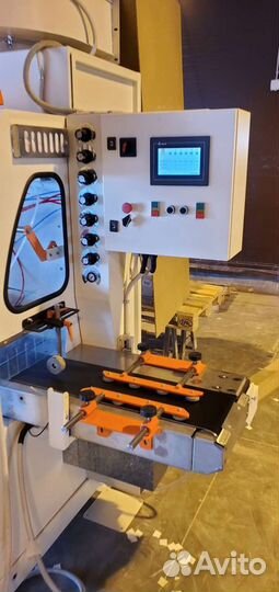 Автоматический покрасочный станок для погонажа