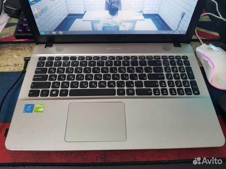 Игровой ноутбук Asus X541SC 4 ядра, 2 видеокарты