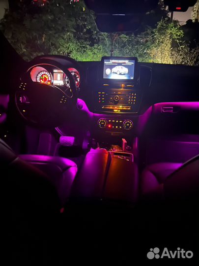 Цветная подсветка салона на Мерседес