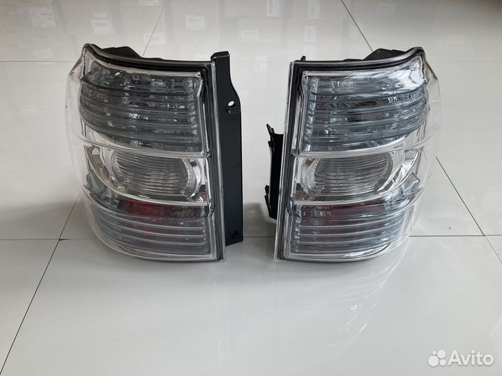 Фонарь задний (1шт) Mitsubishi Pajero 4