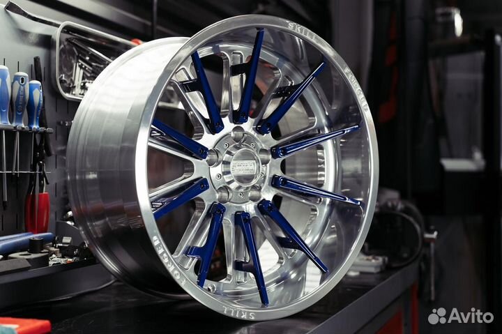 Кованые диски R20 на Jeep Wrangler