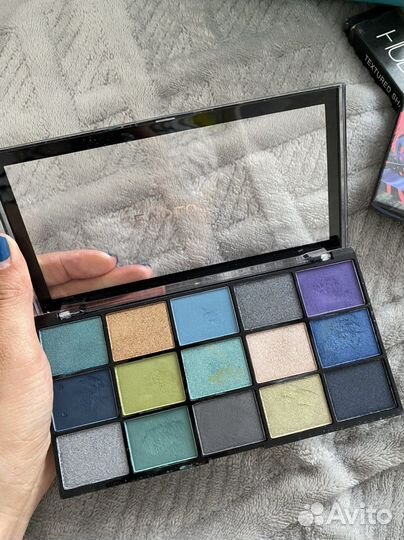 Палитра теней Revolution