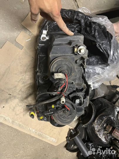 Битая фара Crysler Crossfire