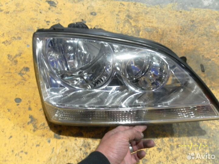 Фара правая Kia Sorento 1 Киа Соренто 1 поколение