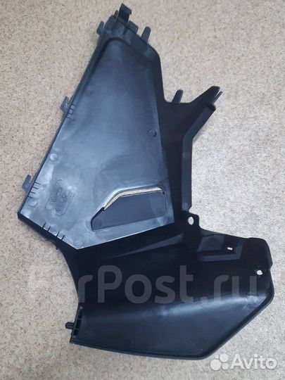 Правая боковина Ski-Doo Lynx REV-XU 517304328