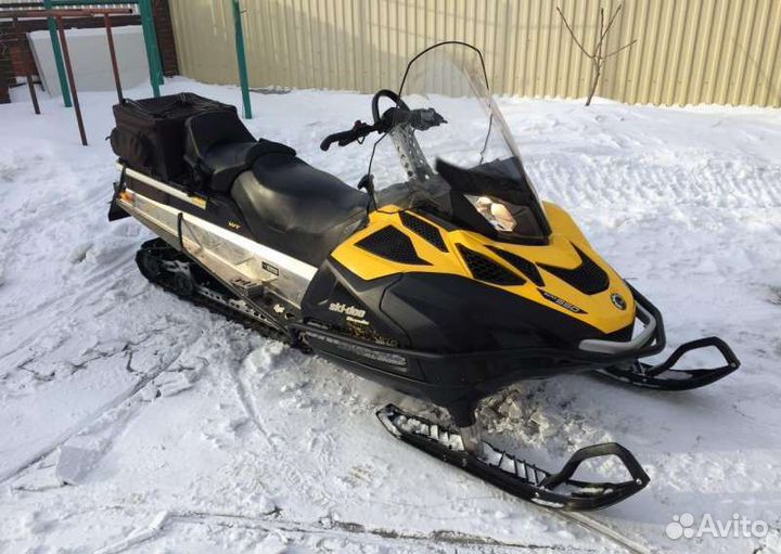 Правая боковина Ski-Doo Lynx REV-XU 517304328
