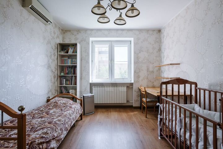 Коттедж 420 м² на участке 6 сот.