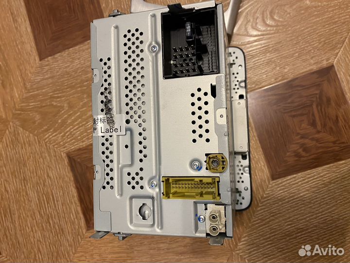 Продам штатную магнитолу passat B6 с рамкой. Торг