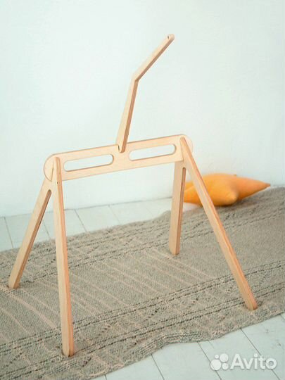 Столяр шлифовщик на обработку изделий из фанеры