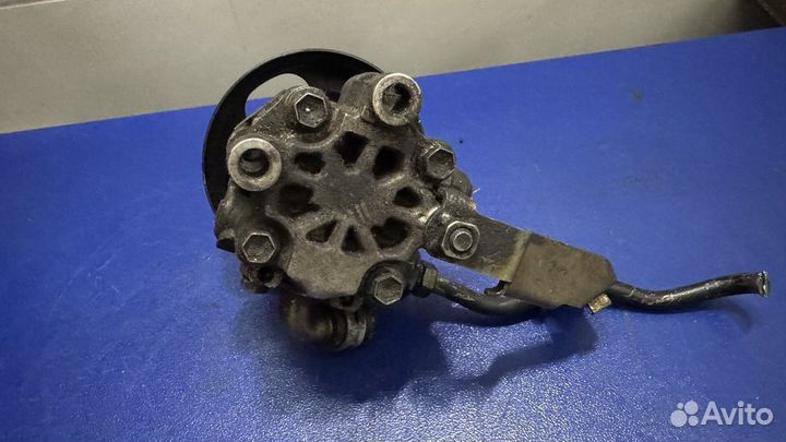 Насос гидроусилителя Toyota Alphard 1MZ