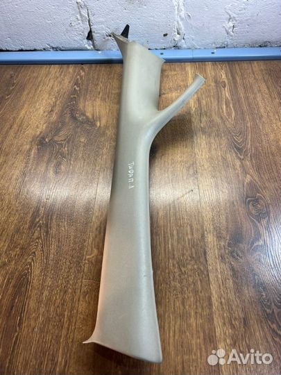 Накладка стойки лобового стекла передняя левая