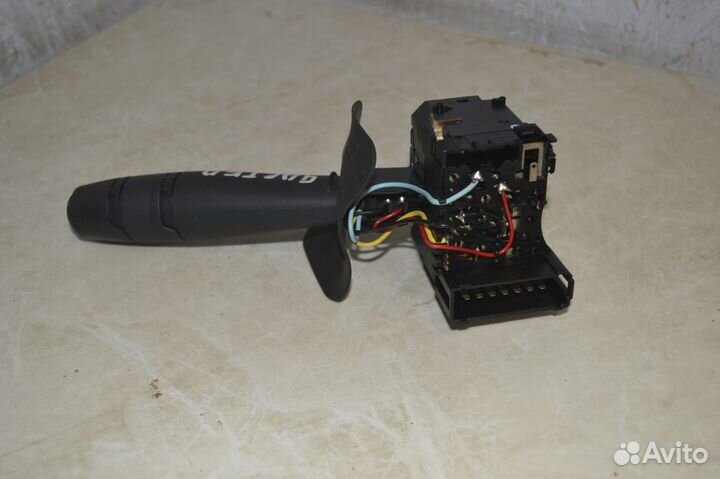 Переключатель поворотников Renault Duster