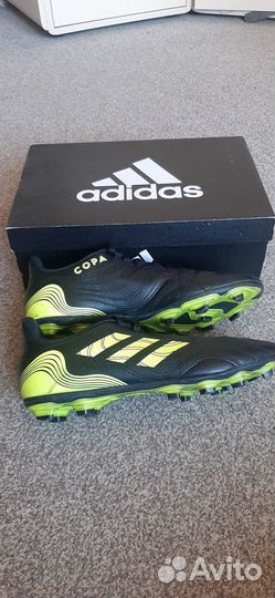 Детские футбольные бутсы