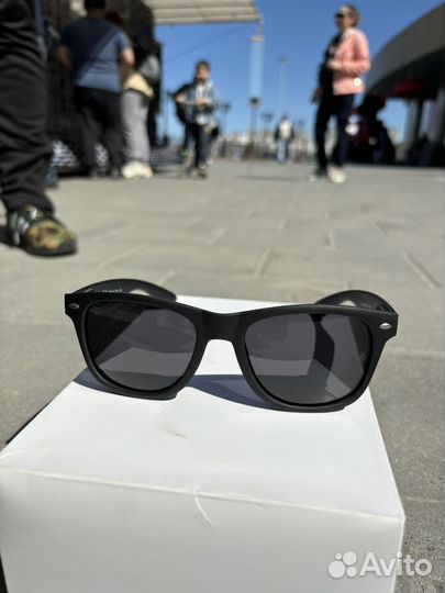 Солнцезащитные очки RAY BAN