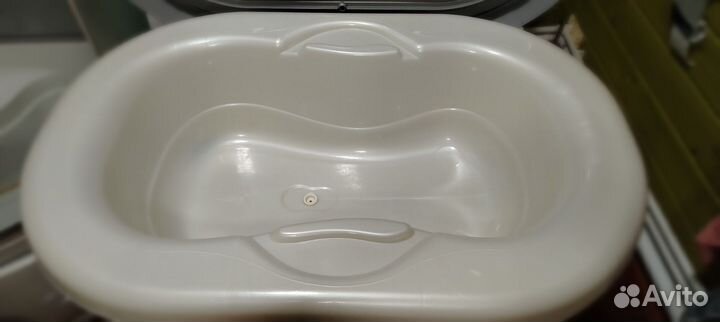 Ванночка и пеленальный стол 2в1