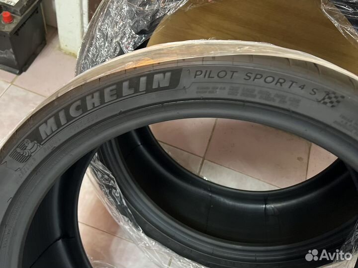Michelin Pilot Sport 4 S 245/35 R20