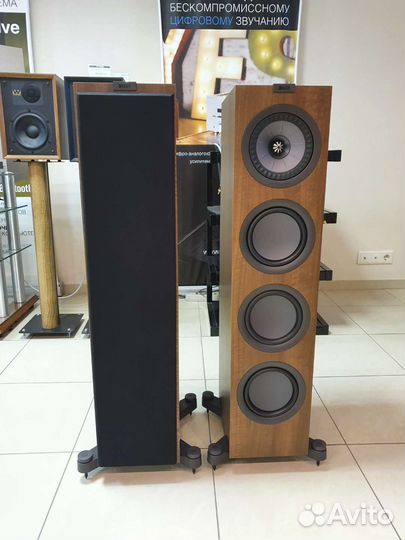 KEF Q750 Walnut