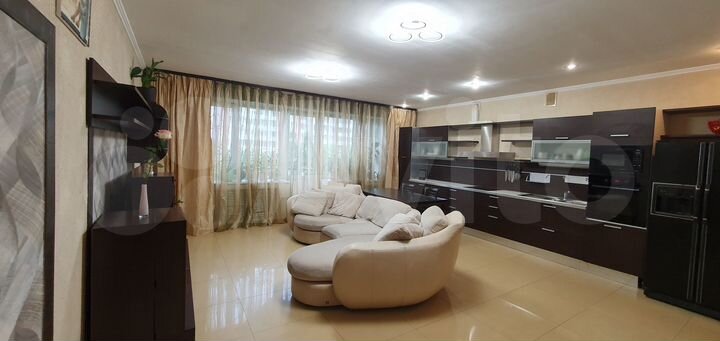 3-к. квартира, 115 м², 3/7 эт.