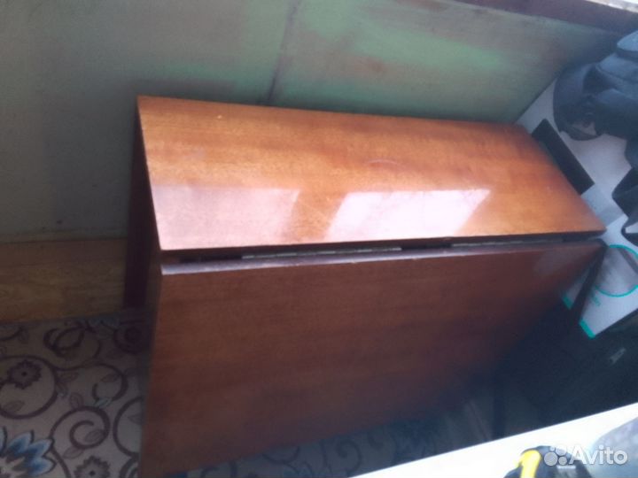 Стол книжка новый