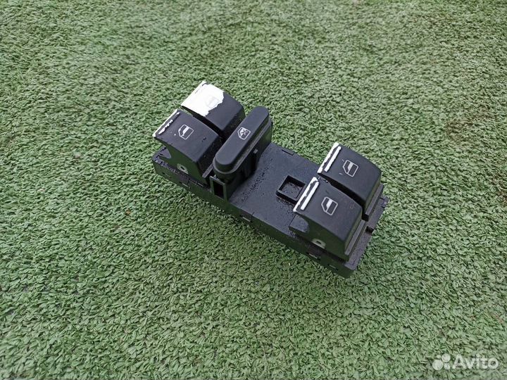 Блок управления стеклоподъемниками Volkswagen