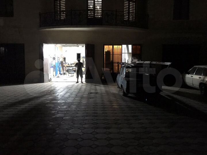 Гараж, > 30 м²