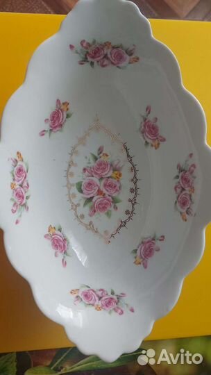 Ваза для фруктов на ножках