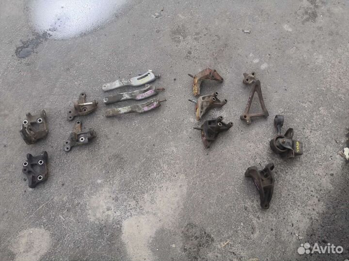 Кронштейн двигателя Toyota и навесного