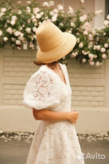 Стильная соломенная шляпа