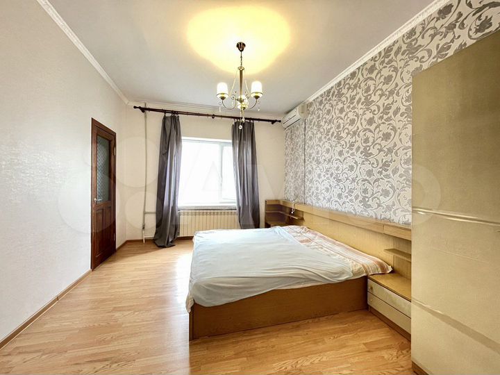 Дом 280 м² на участке 6 сот.