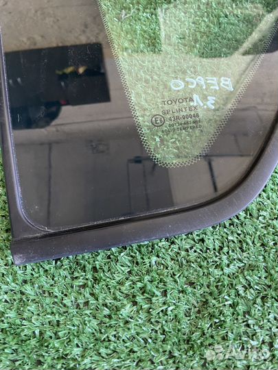 Стекло кузовное глухое левое Toyota Corolla Verso