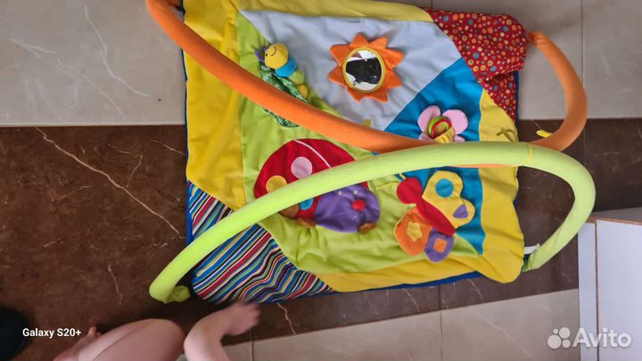Развивающий коврик +игрушки