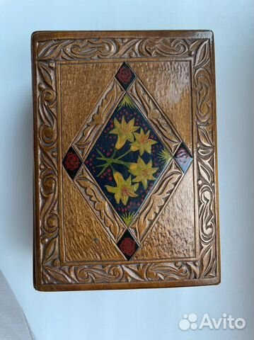 Шкатулка деревянная резная