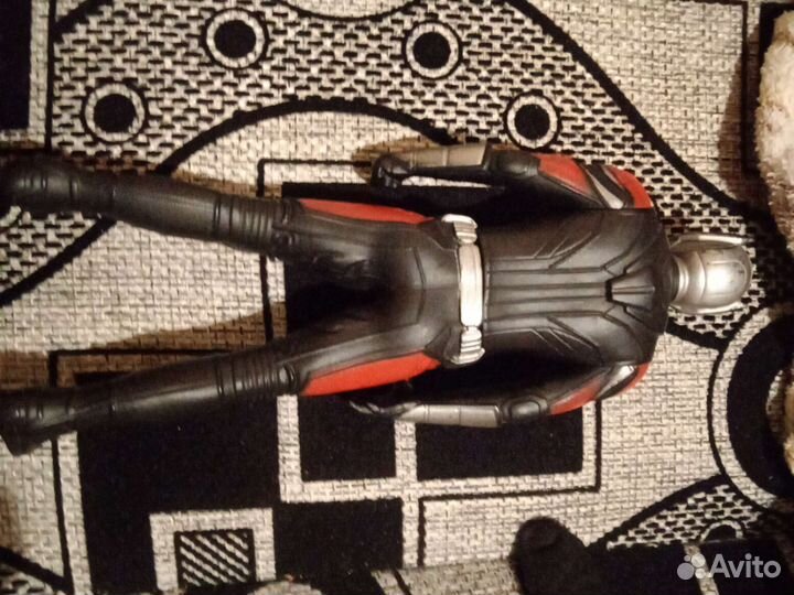 Игрушка человек-муравей