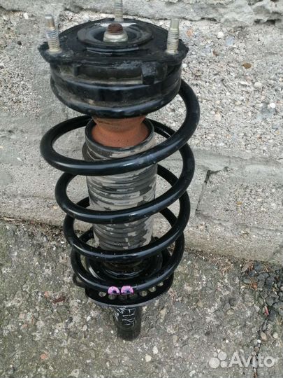 Передняя правая стойка