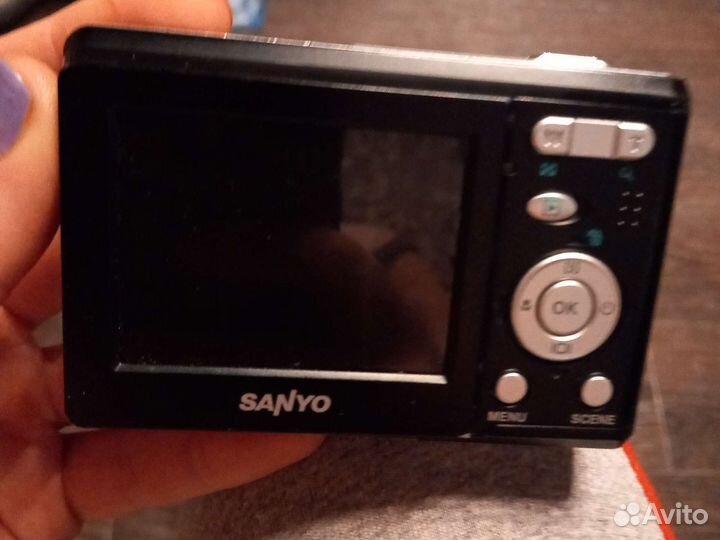 Компактный фотоаппарат sanyo